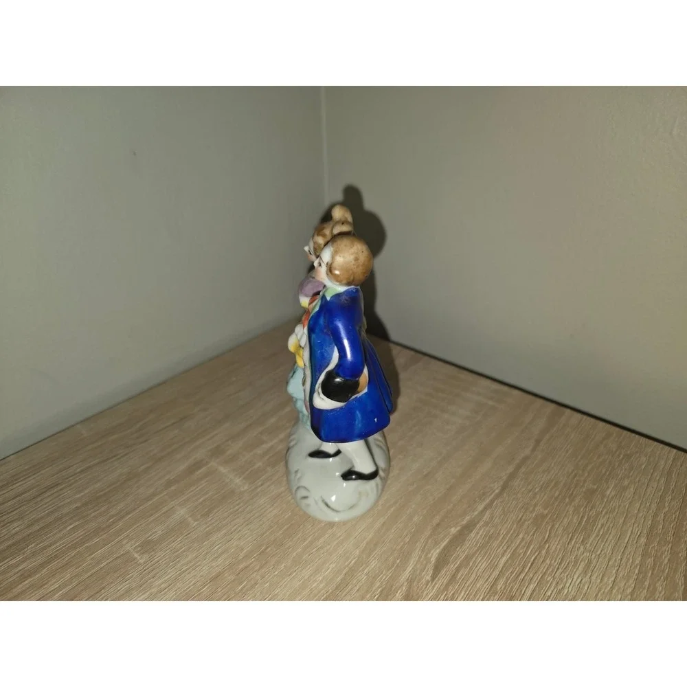 Vintage Made in Occupied Japan Porcelain Colonial Couple Figurine Hand Painted